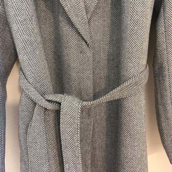 New H&M Divided Coat - Picture 7 of 9